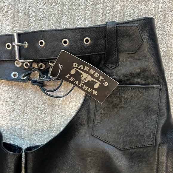 NWT Barney’s Leather Motorcycle Chaps - Picture 4 of 8